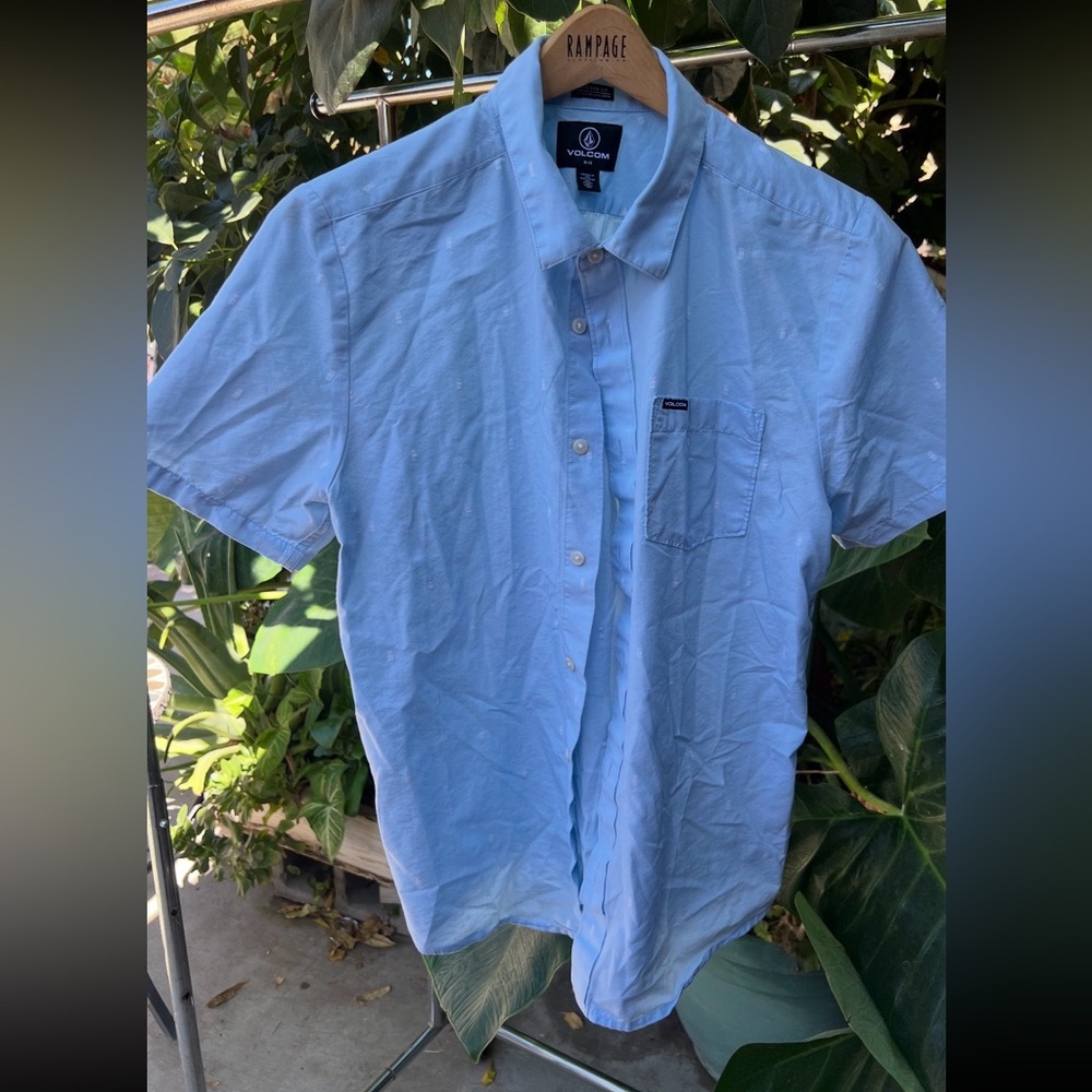 Volcom Men's Sky Blue Casual Button Down Shirt